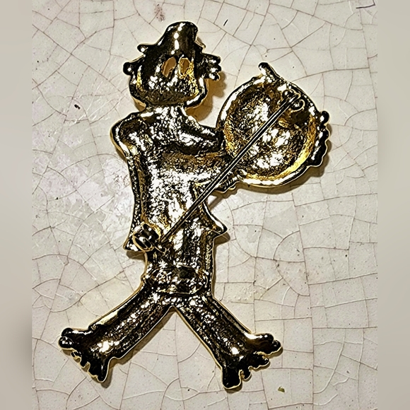 BROOCH PIN SIGNED DANECRAFT GOLD TONE HALLOWEEN SCARECROW WITH PUMPKIN - Picture 4 of 5